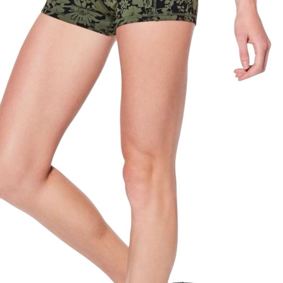 Lululemon in movement shorts - Picture 3 of 10